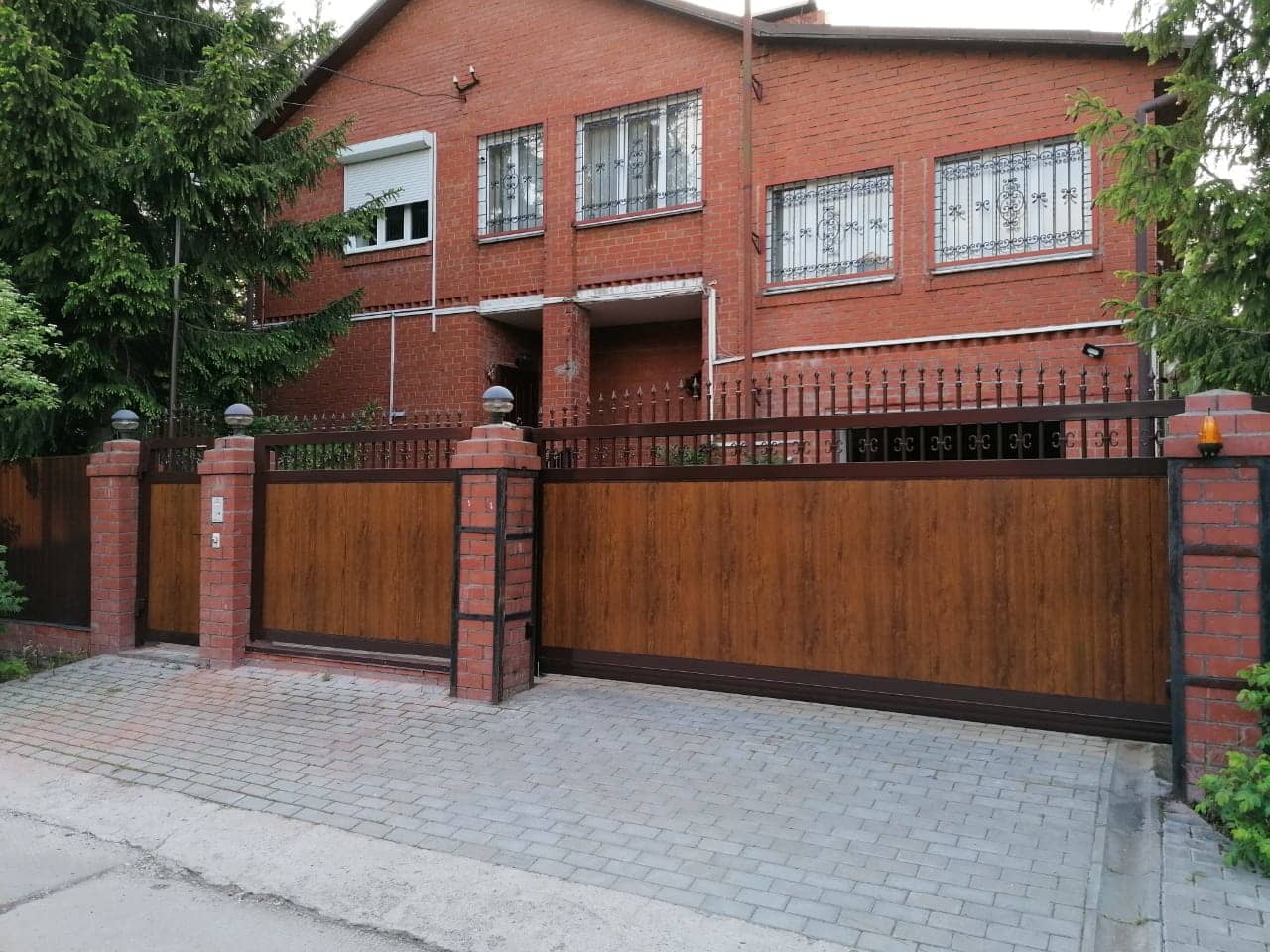 Уличные ворота DoorHan в Улан-Удэ с установкой